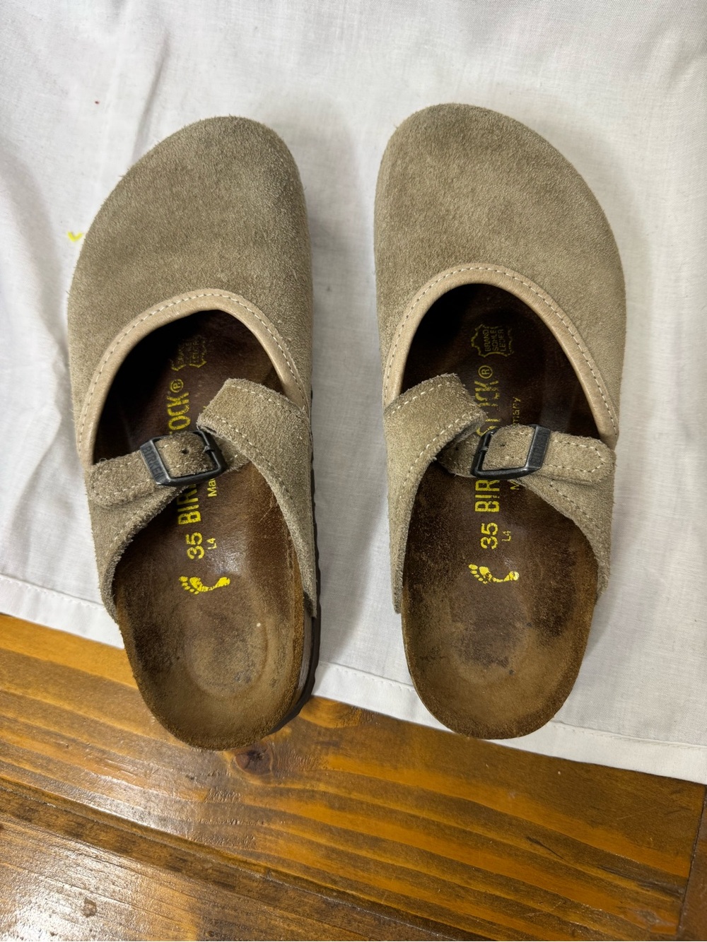 Birkenstock Womenβs Ascot Taupe Suede Buckle Slip On Clogs 35 Closed Toe Earthy